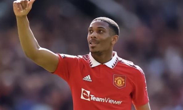 他的表现不 他的表现不